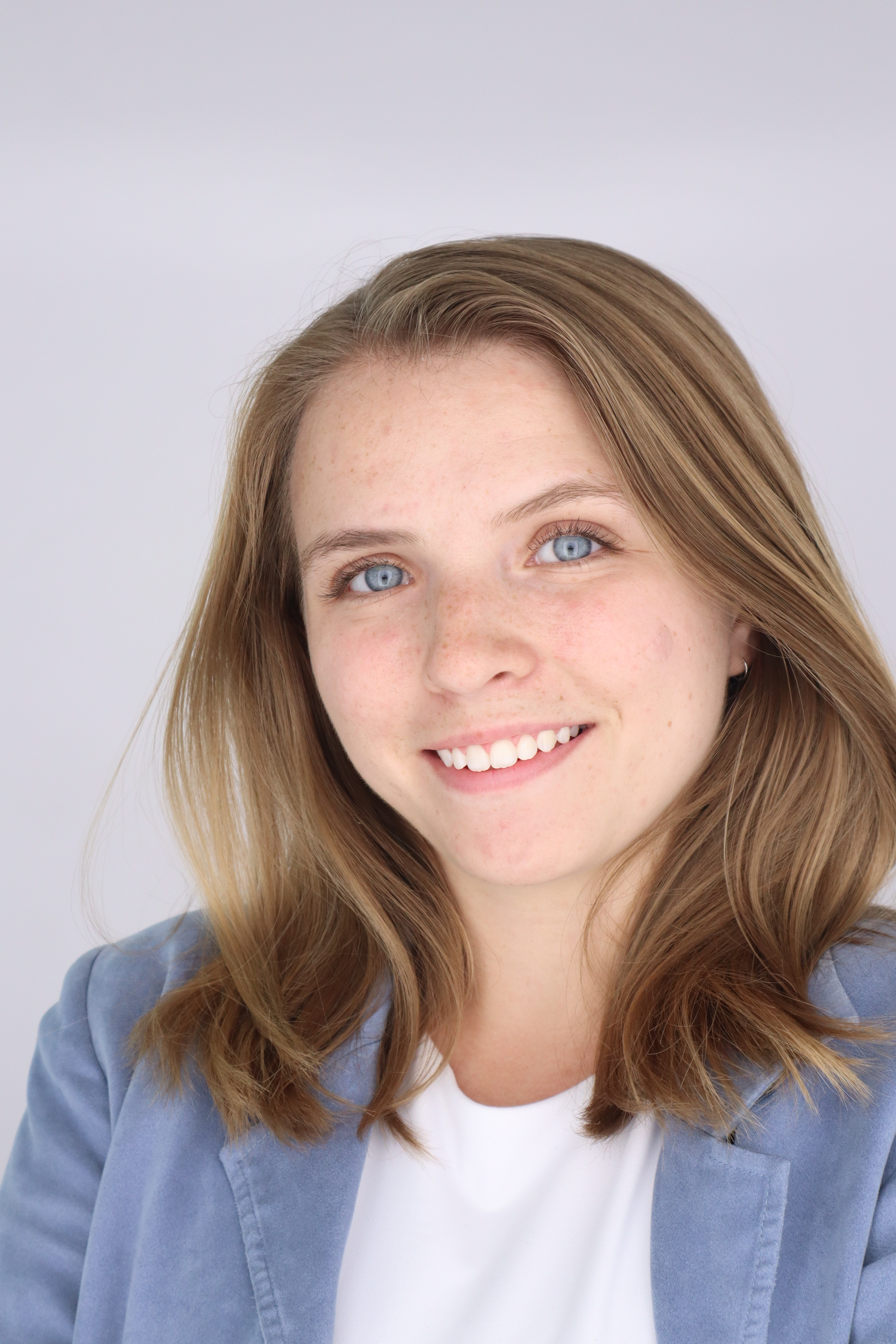 Headshot of Anna