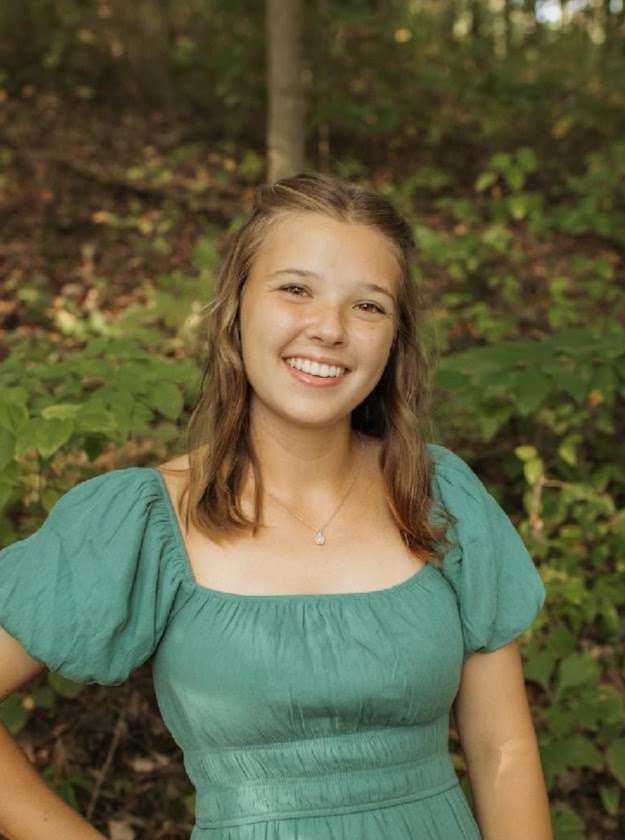 Headshot of Lydia