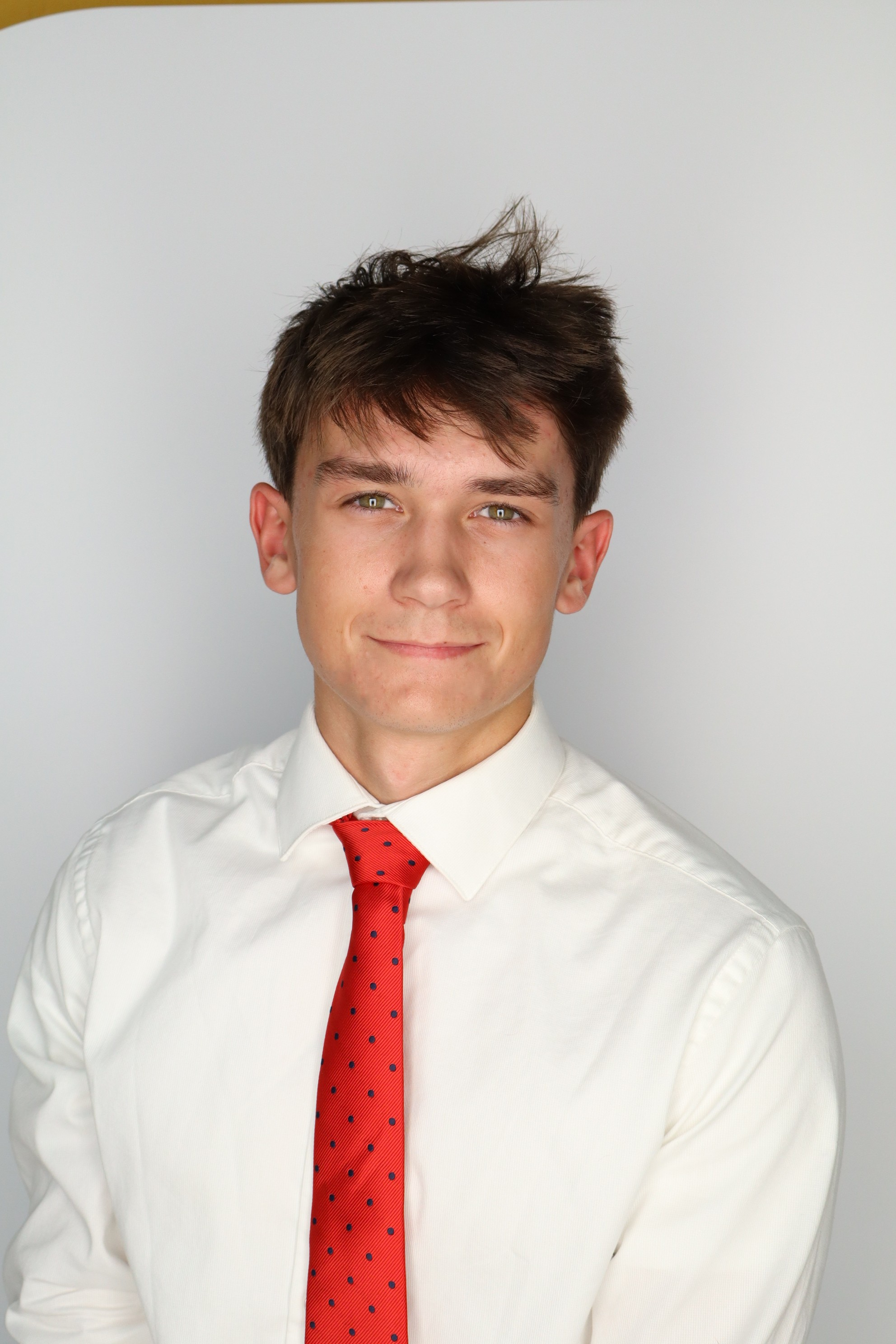 Headshot of Noah Zabinski